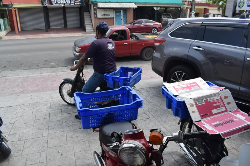 Delivery de Repuestos Carmelo en camino a una entrega